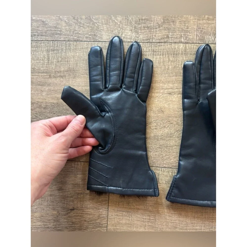Vintage Montgomery Ward women’s dark navy blue gloves with rabbit fur cuffs